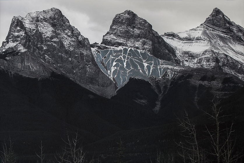 http://login.mirunadragan.com/files/gimgs/th-12_Dragan11_TheMountainsAreMirrors6-web.jpg